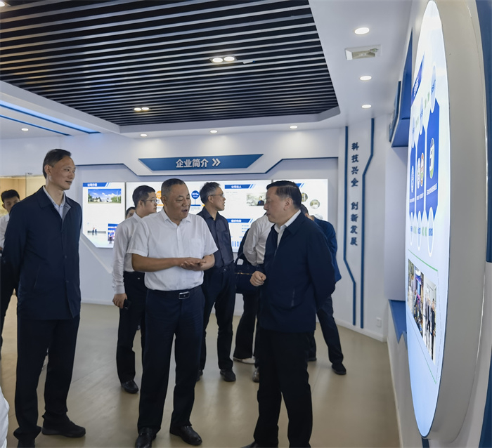 省科技廳徐光輝廳長一行蒞臨我司調研凹土產業發展